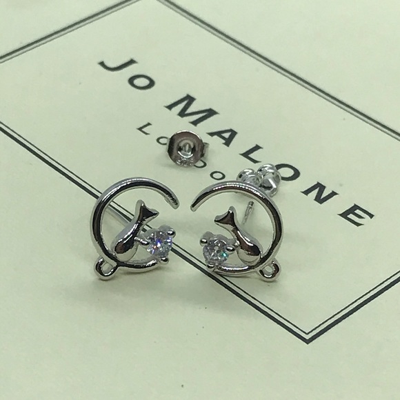 🌟 Sterling Silver CZ Cat Stud Earrings - Picture 2 of 5